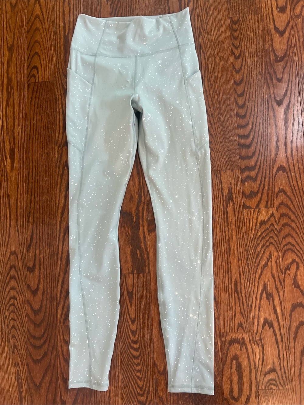 Fabletics Oasis High Waisted Legging Yoga Pants Sage Gray Sprinkle S NWT Pockets